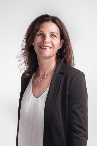 Cristina Stämpfli, Sachbearbeiterin